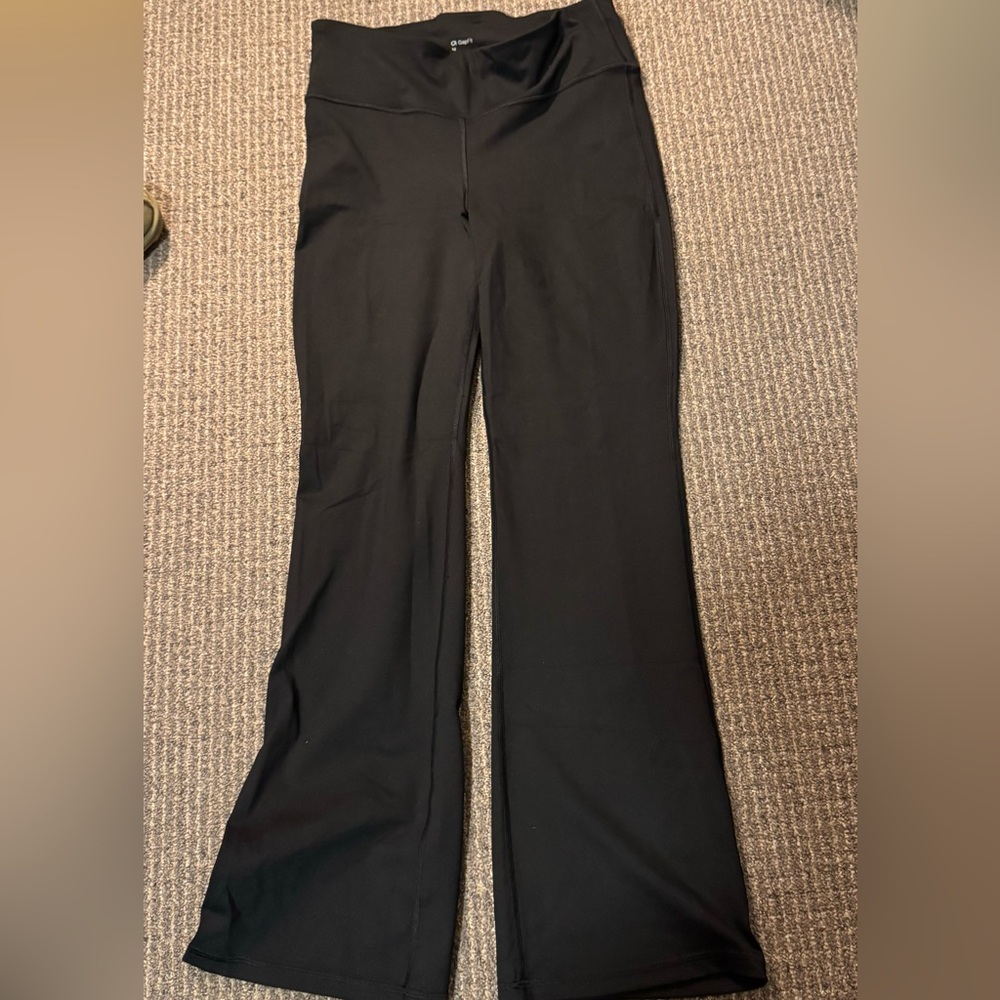 Gapfit black flare yoga pants size medium